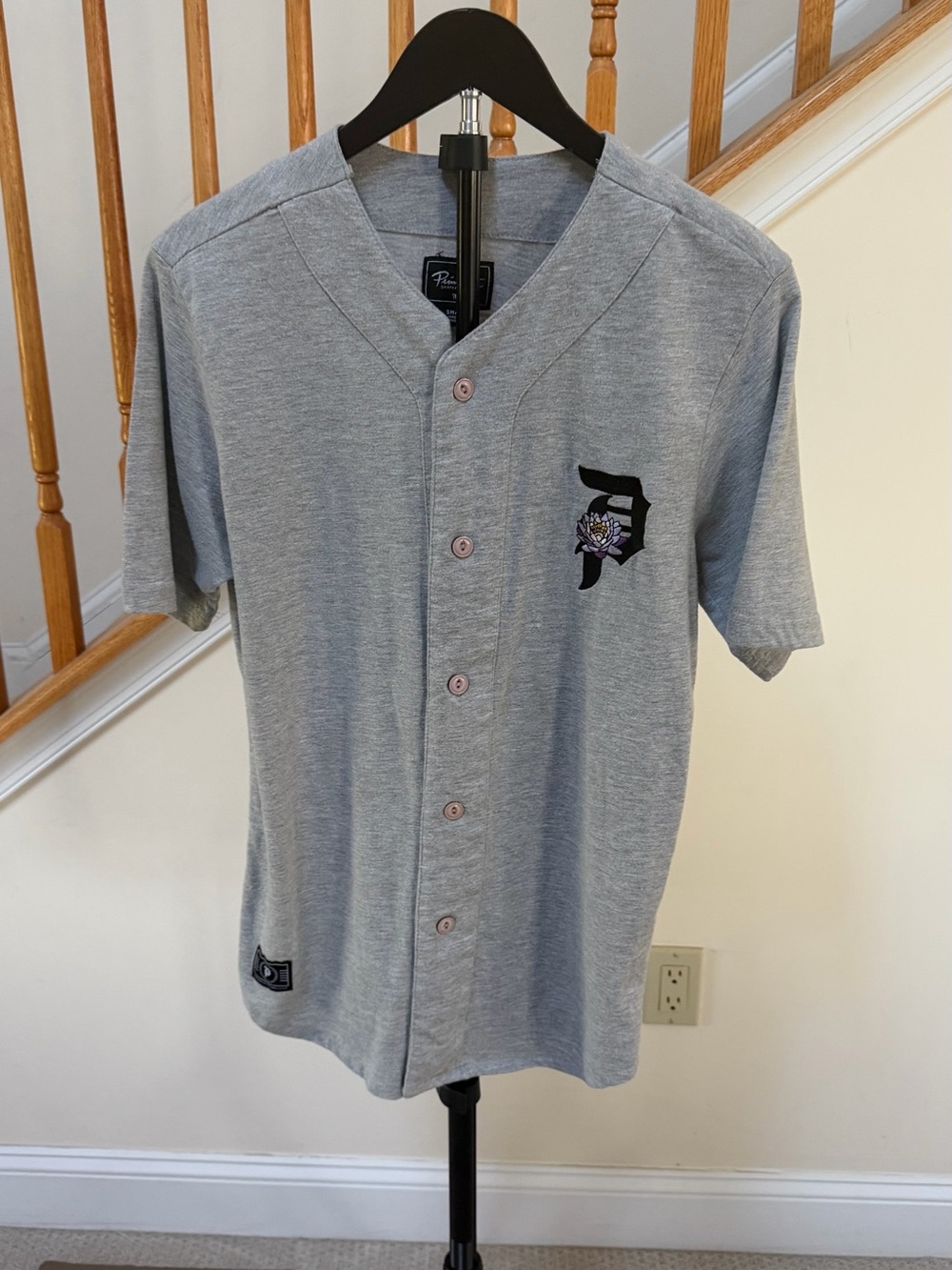 Primitive Light Gray Short-Sleeve Skater Baseball Jersey with Embroidered P